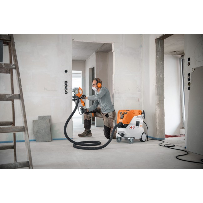 Ηλεκτρική Σκούπα STIHL SE 133 ME Ηλεκτρική Σκούπα STIHL SE 133 ME
